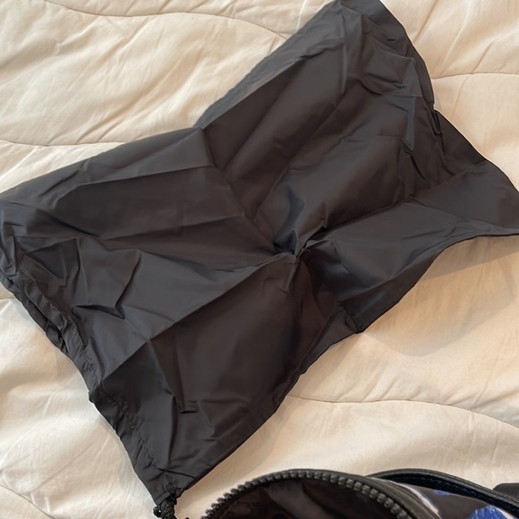 Fabletics 🔥sale🔥black blue and white athletic bag - Picture 11 of 16